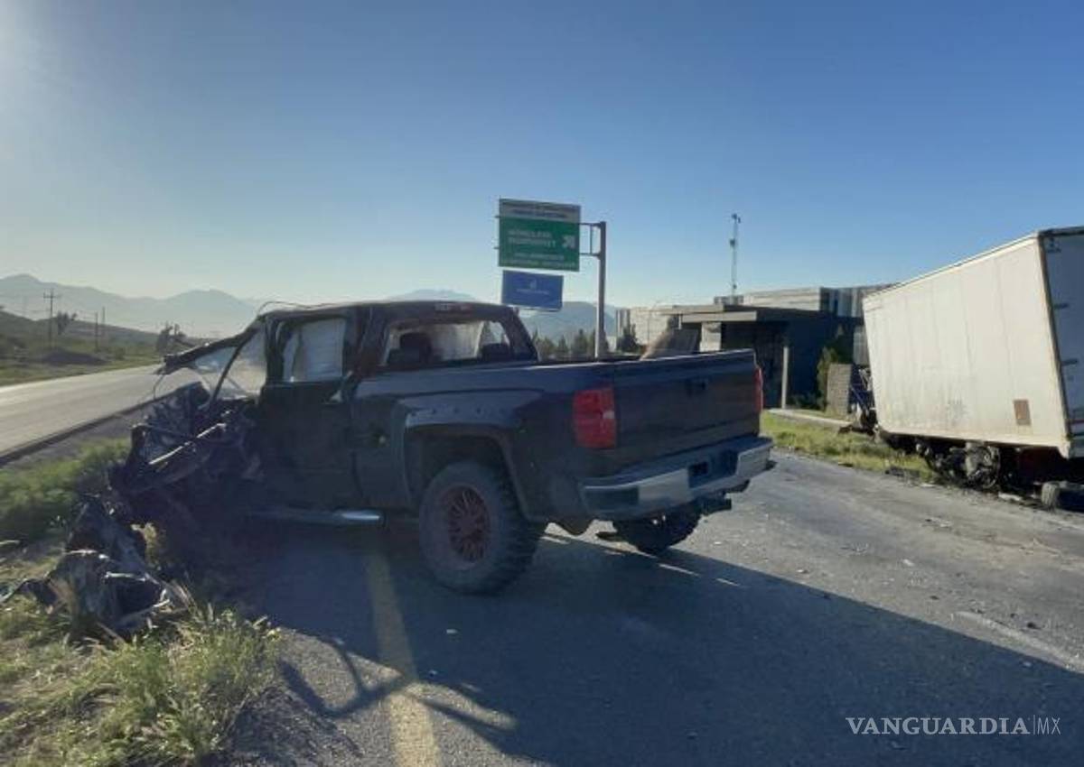 $!El choque ocurrió a la altura del kilómetro 10 de la carretera Saltillo-Torreón.