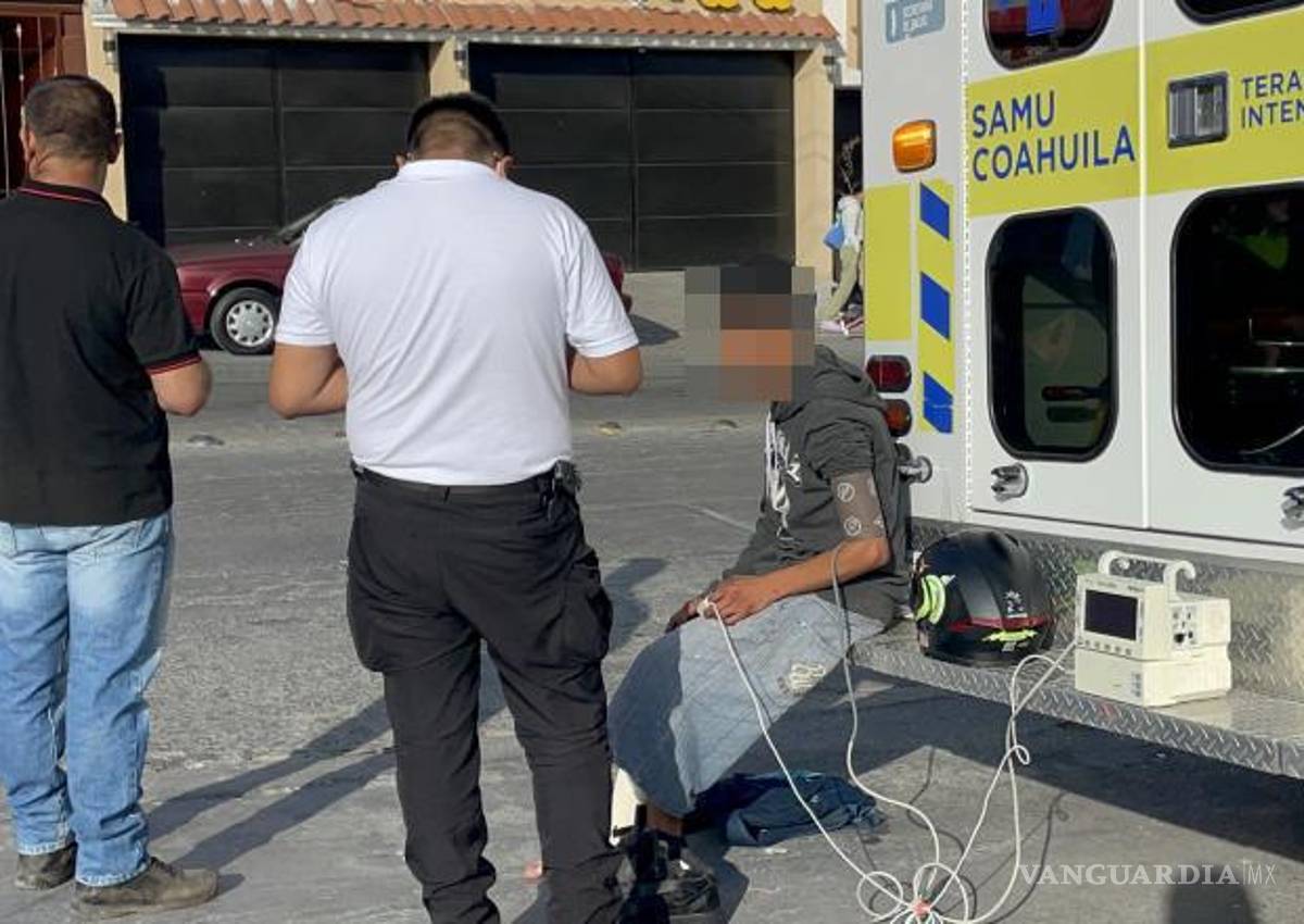 $!Personal de salud brindó primeros auxilios a los involucrados, quienes no presentaron lesiones graves.