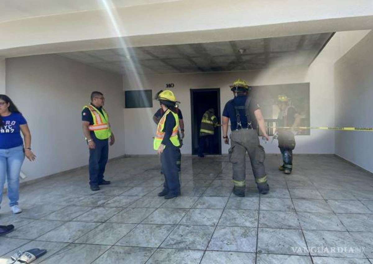 $!Protección Civil acudió al sitio para evaluar los daños y riesgos estructurales.