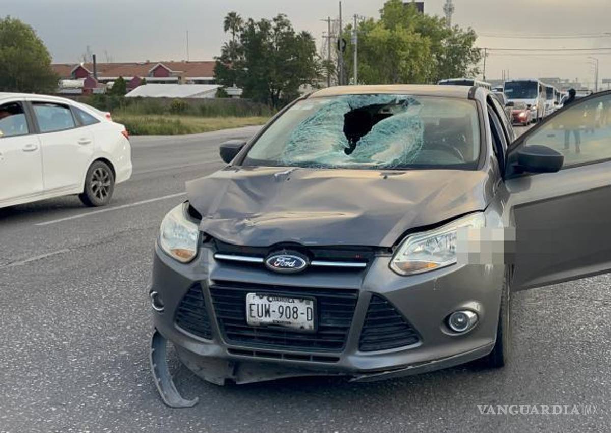 $!Elementos de la Policía Municipal y de la Fiscalía acordonaron la zona y controlaron el tráfico.