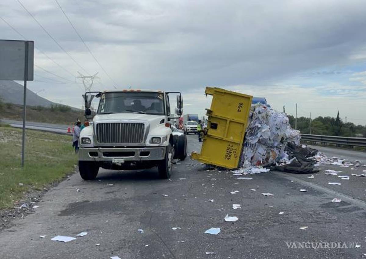 $!Se solicitó una grúa para retirar el contenedor y liberar la circulación.