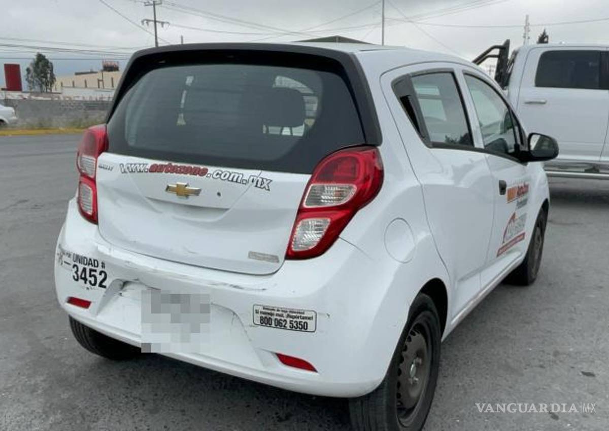 $!Un Chevrolet Beat resultó afectado en la cadena de colisiones.