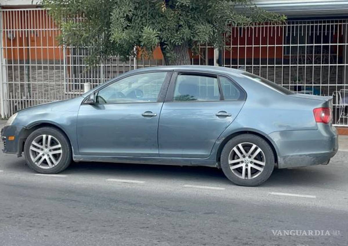 $!El Volkswagen Bora involucrado en el accidente fue asegurado por las autoridades.