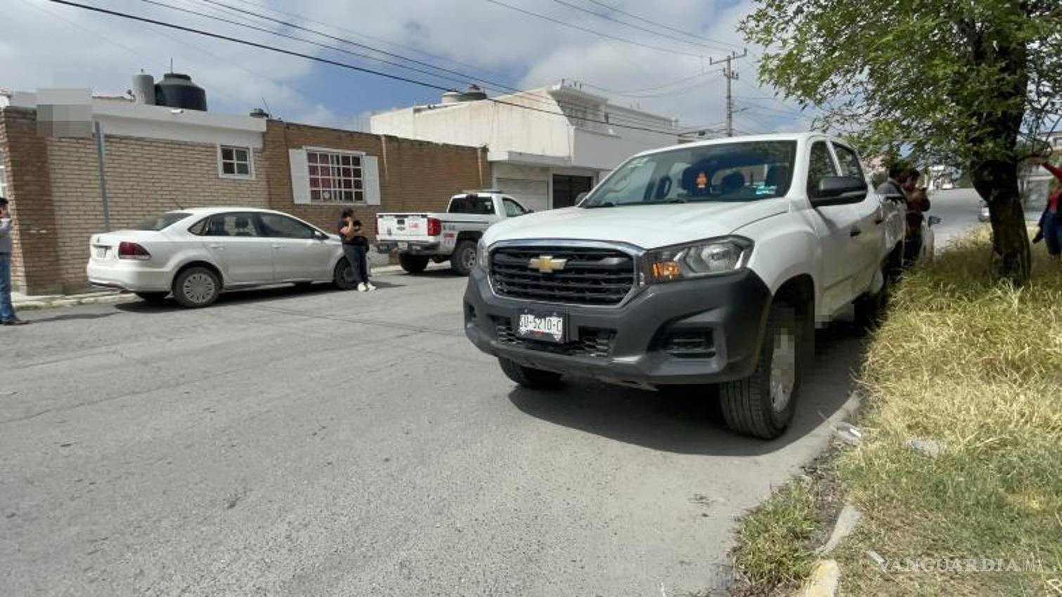 $!La camioneta impactó a otro vehículo al no respetar el alto en la intersección de la colonia Virreyes.