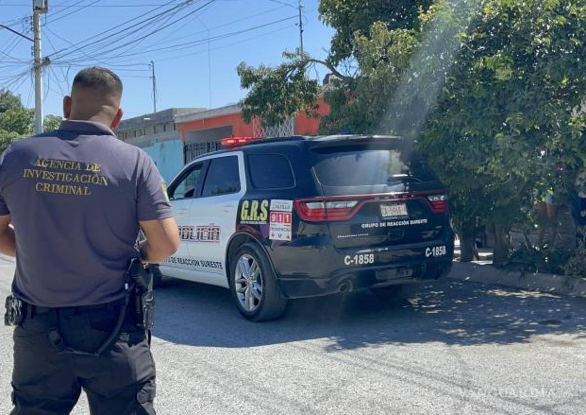 $!Familiares de Roberto Carlos “N” lo hallaron suspendido en el patio de su vivienda y solicitaron auxilio inmediato a las autoridades.