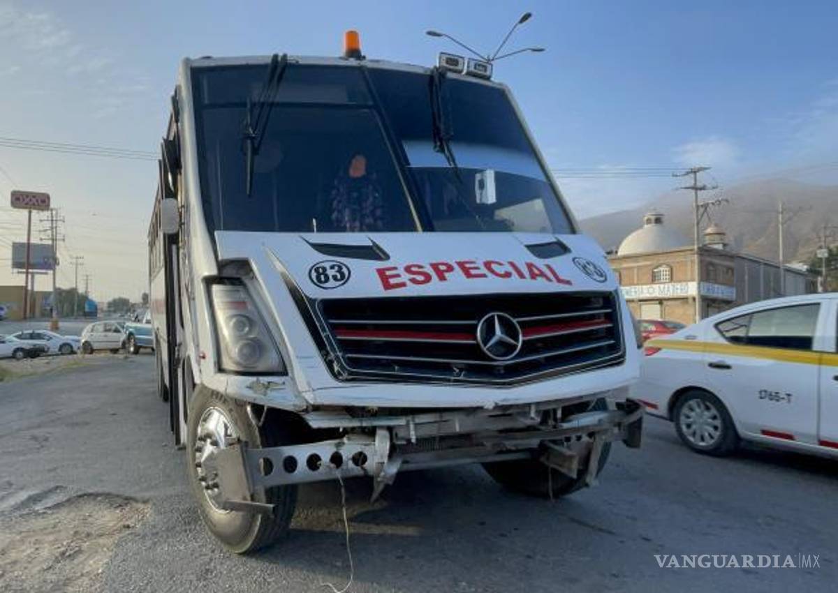 $!Las unidades involucradas fueron retiradas del lugar para restablecer el flujo vehicular en la calzada Francisco I. Madero.