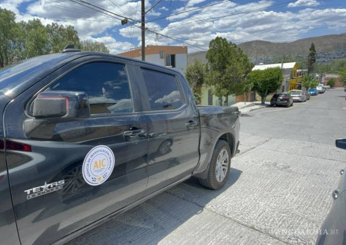 $!El ataque ocurrió en la colonia Ramón Mendoza, al sur de Saltillo, movilizando a paramédicos y elementos ministeriales.