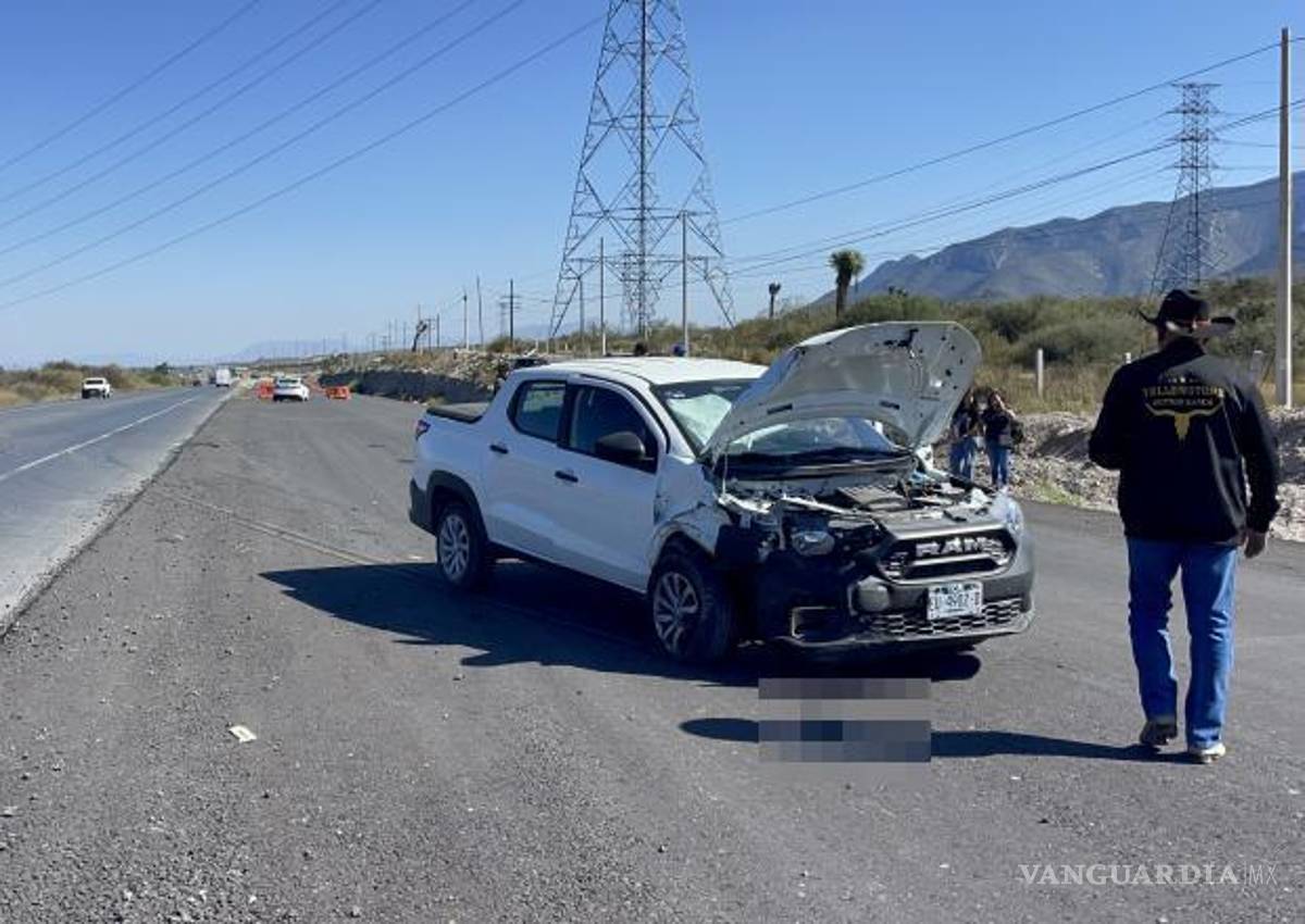 $!Los conductores explicaron que la maniobra de uno de los vehículos provocó el choque; afortunadamente no hubo lesionados.