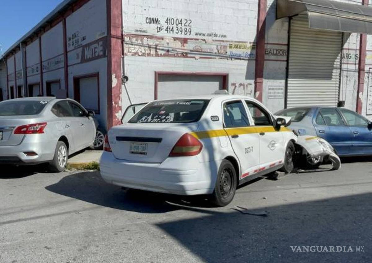 $!Elementos de la Policía Municipal de Tránsito atendieron el reporte y acudieron al lugar del accidente.