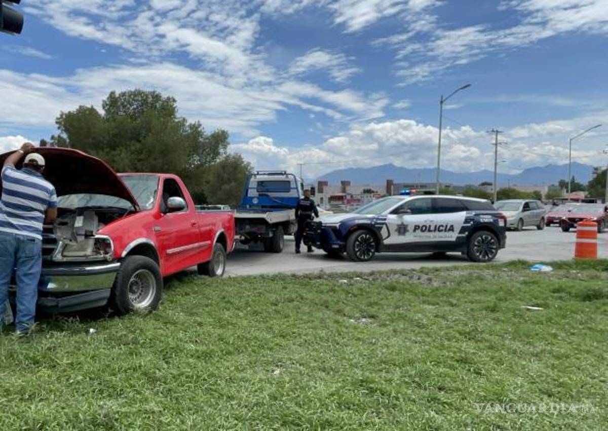 $!El accidente ocurrió frente al parque Las Maravillas, movilizando a cuerpos de emergencia.