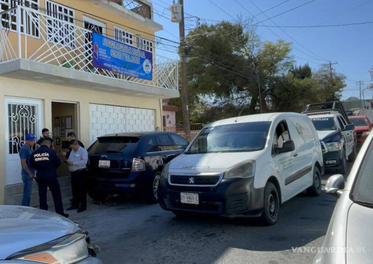 $!Elementos municipales apoyaron en el cierre de la vialidad mientras se realizaban las diligencias correspondientes.