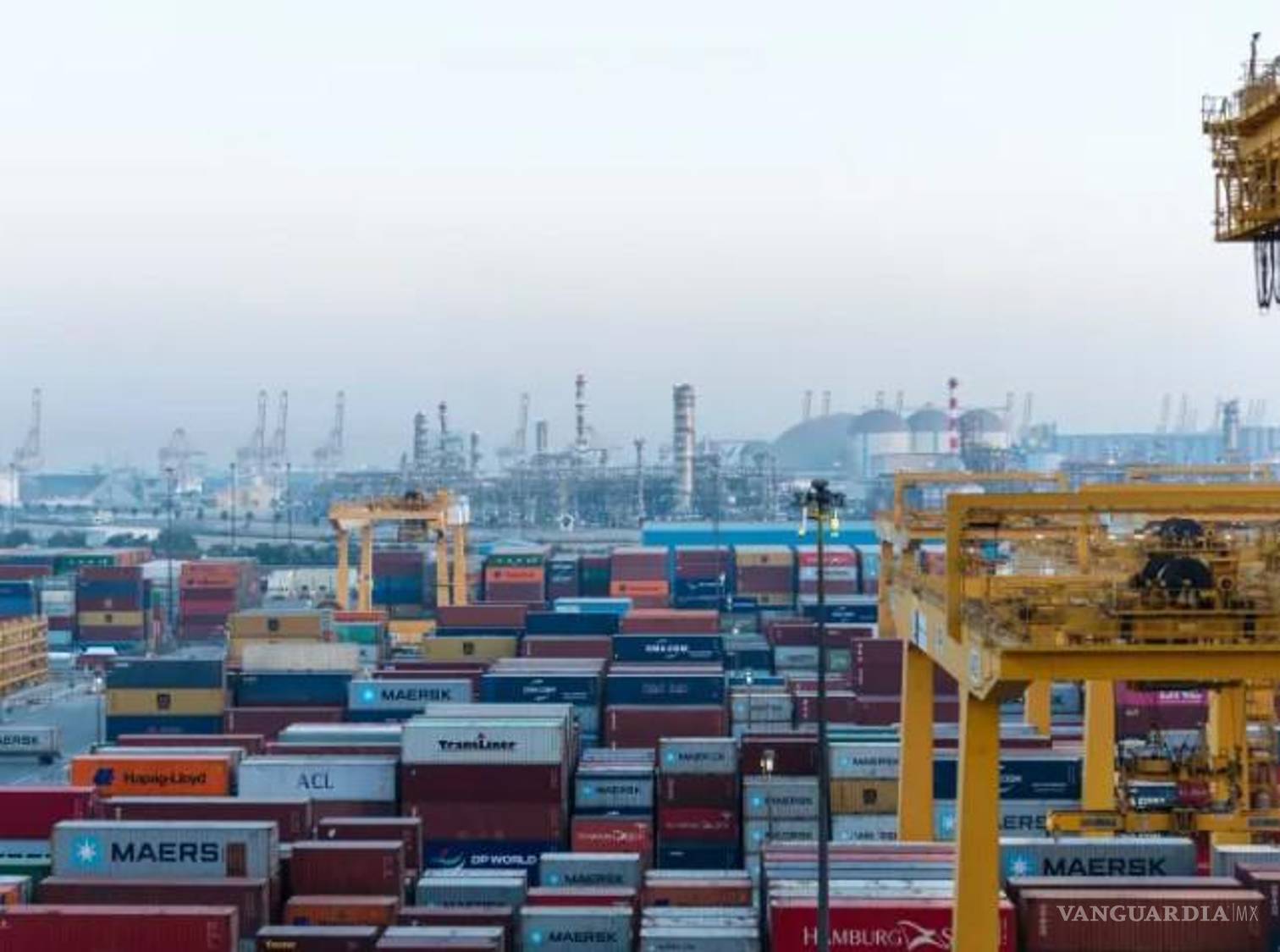 $!Este revés deja a Irán con menos recursos para generar ingresos e importar bienes, mientras su economía continúa desplomándose bajo la presión de las sanciones estadounidenses.