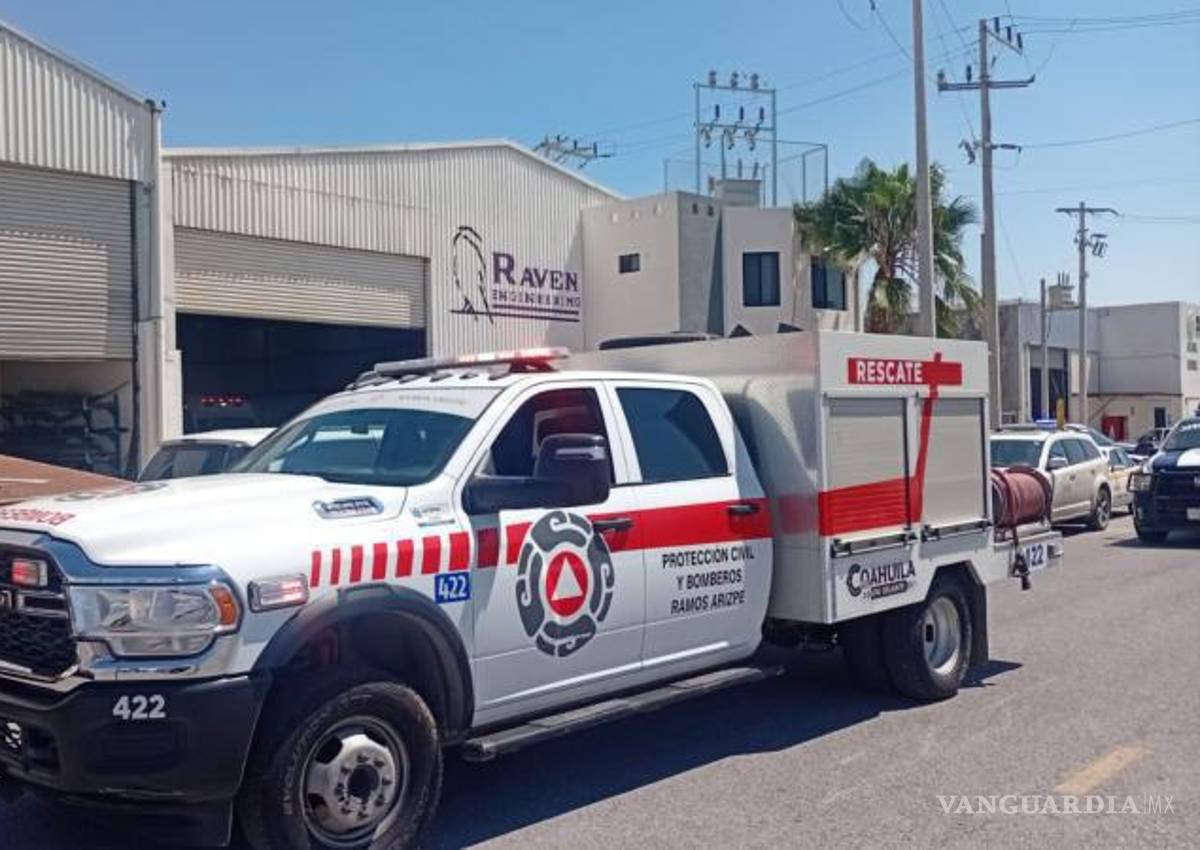 $!Elementos de Bomberos y Protección Civil acudieron rápidamente al llamado de emergencia.