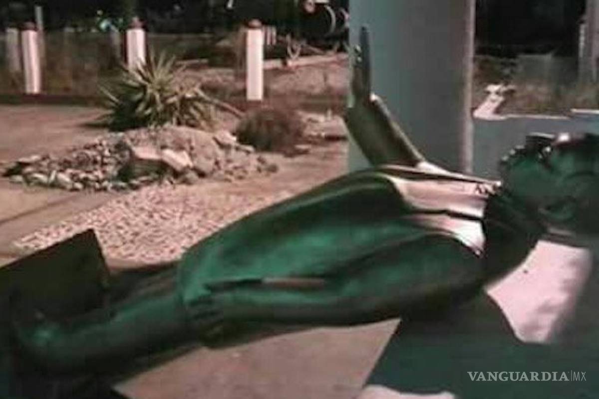 Alcalde priista oaxaqueño quita a Benito Juárez para poner un árbol de Navidad