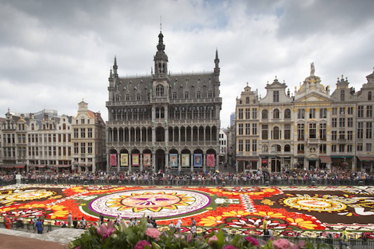 Bruselas dedica tapete floral en su plaza central a México