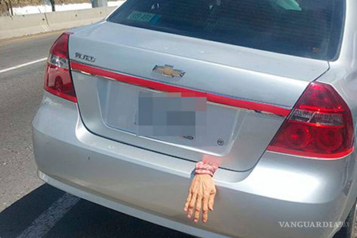 Adorno de Halloween provoca persecución policiaca a un vehículo en Tlaxcala