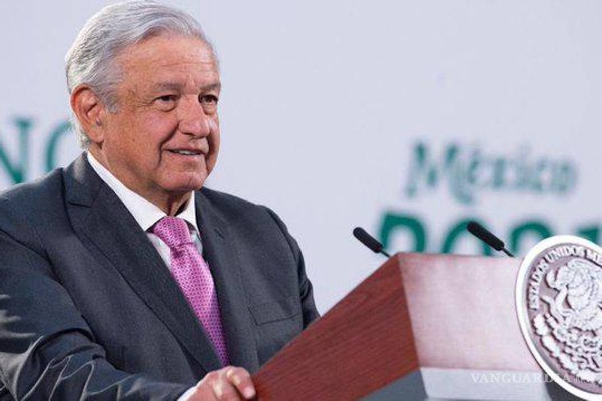 ‘El señor de Oxxo’ debería actuar con decencia, señala AMLO que contrato es legal pero injusto