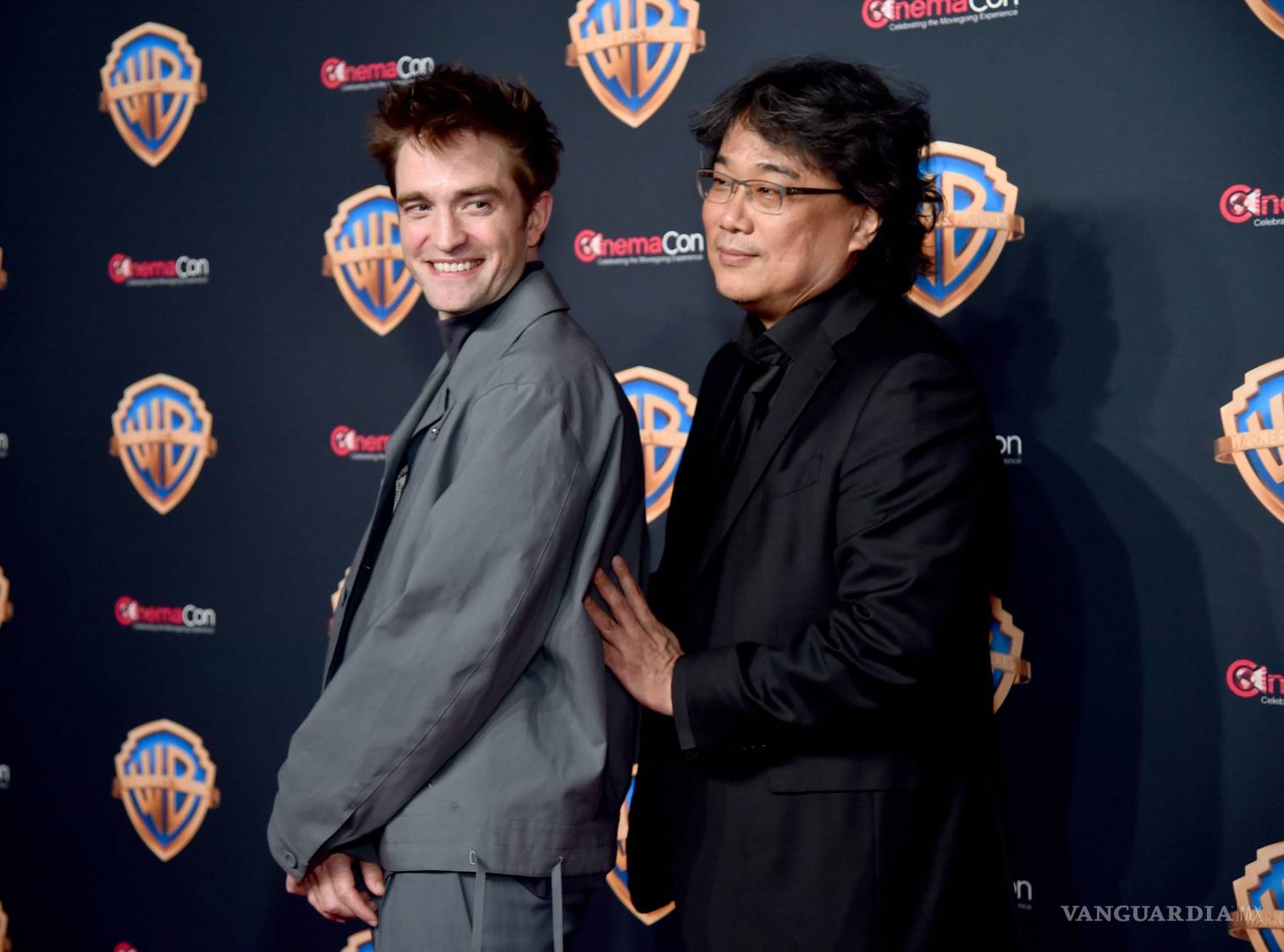 $!‘No creo que la gente realmente sepa quién soy yo’: Robert Pattinson se sincera en su rol de ‘Mickey 17’