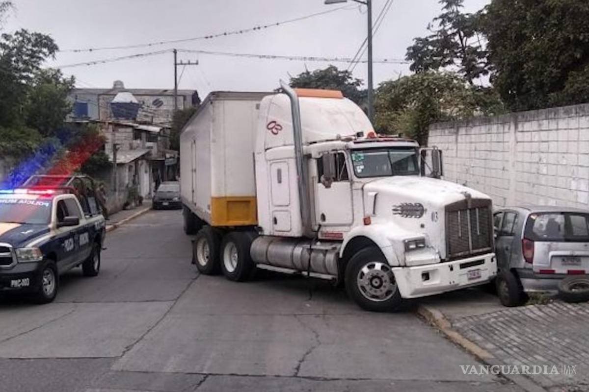Roba comando tráiler con mercancía a empresa de Piedras Negras