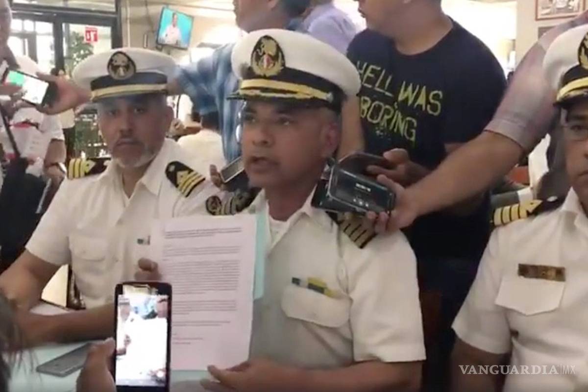 Miembros de la marina ofrecen apoyo a AMLO