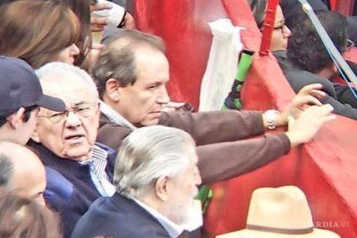 Jiménez Espriú, defensor de la fauna del lago de Texcoco, es captado en ¡corrida de toros!