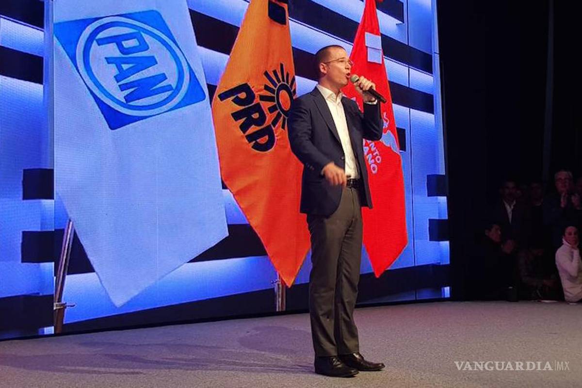 Anaya lanza primeros 'disparos', llama “loco” a AMLO y a Meade, “administrador de la tragedia”