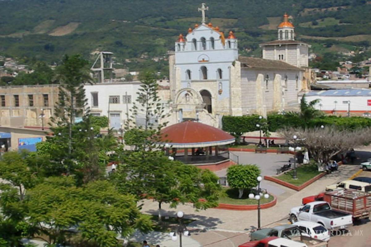 En Coita, Chiapas, el COVID-19 no los aterroriza tanto como un presunto hombre lobo; llevan 2 noches buscándolo