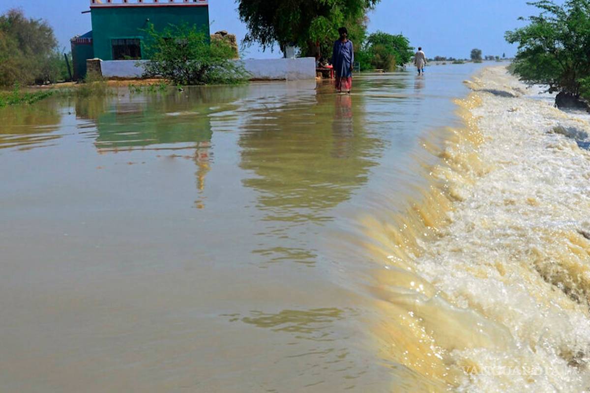 Mueren 9 niños por impacto de rayo mientras jugaban futbol en Uganda