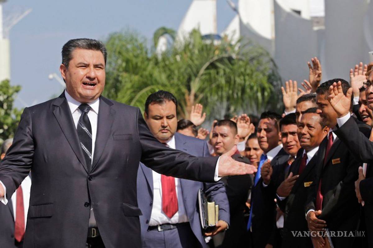 Naasón Joaquín García se perderá la fiesta anual de La Luz del Mundo