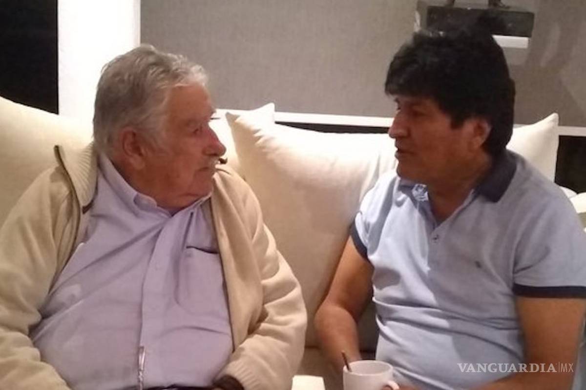 Se reúnen Evo Morales y José Mújica en CDMX; agradece solidaridad con Bolivia