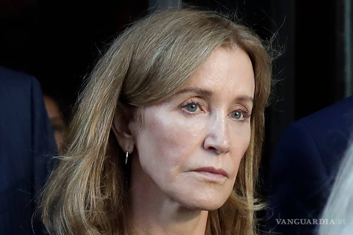 Felicity Huffman queda en libertad tras 11 días presa por delito de corrupción