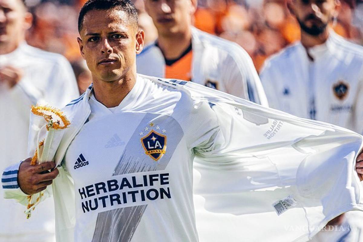 Chicharito no jugará el Clásico del Tráfico el domingo