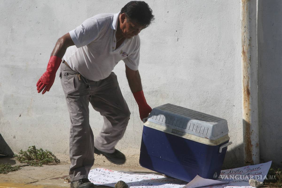 Dejan hielera con dos cabezas humanas frente a Televisa Guadalajara