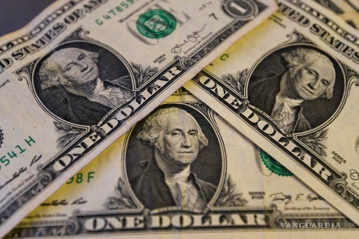 Prevé BBVA caída de 5.8% en remesas para 2025