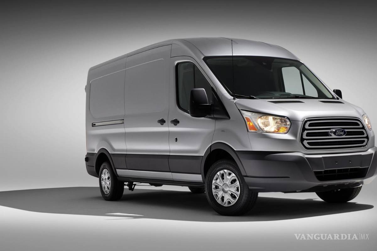 Llama Ford a revisión a 319 mil camionetas