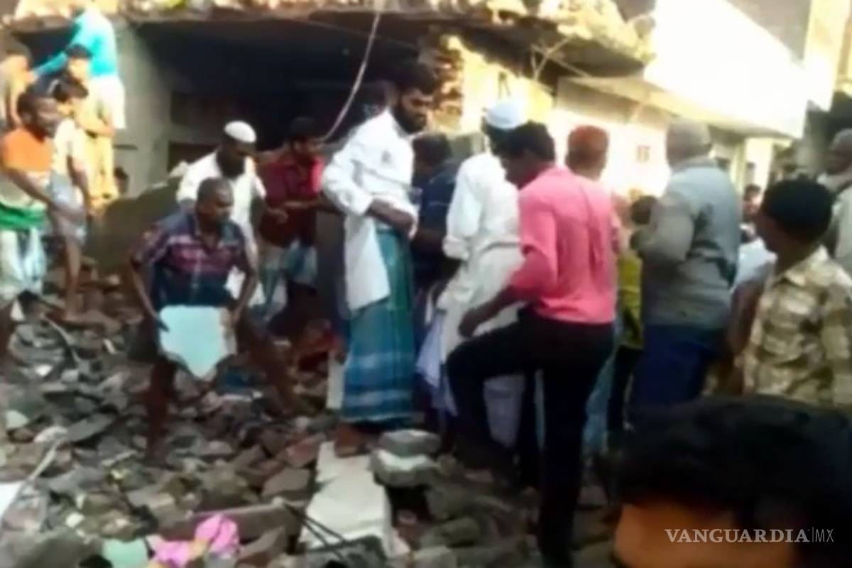 Se cae edificio en India, hay 12 muertos y 13 heridos