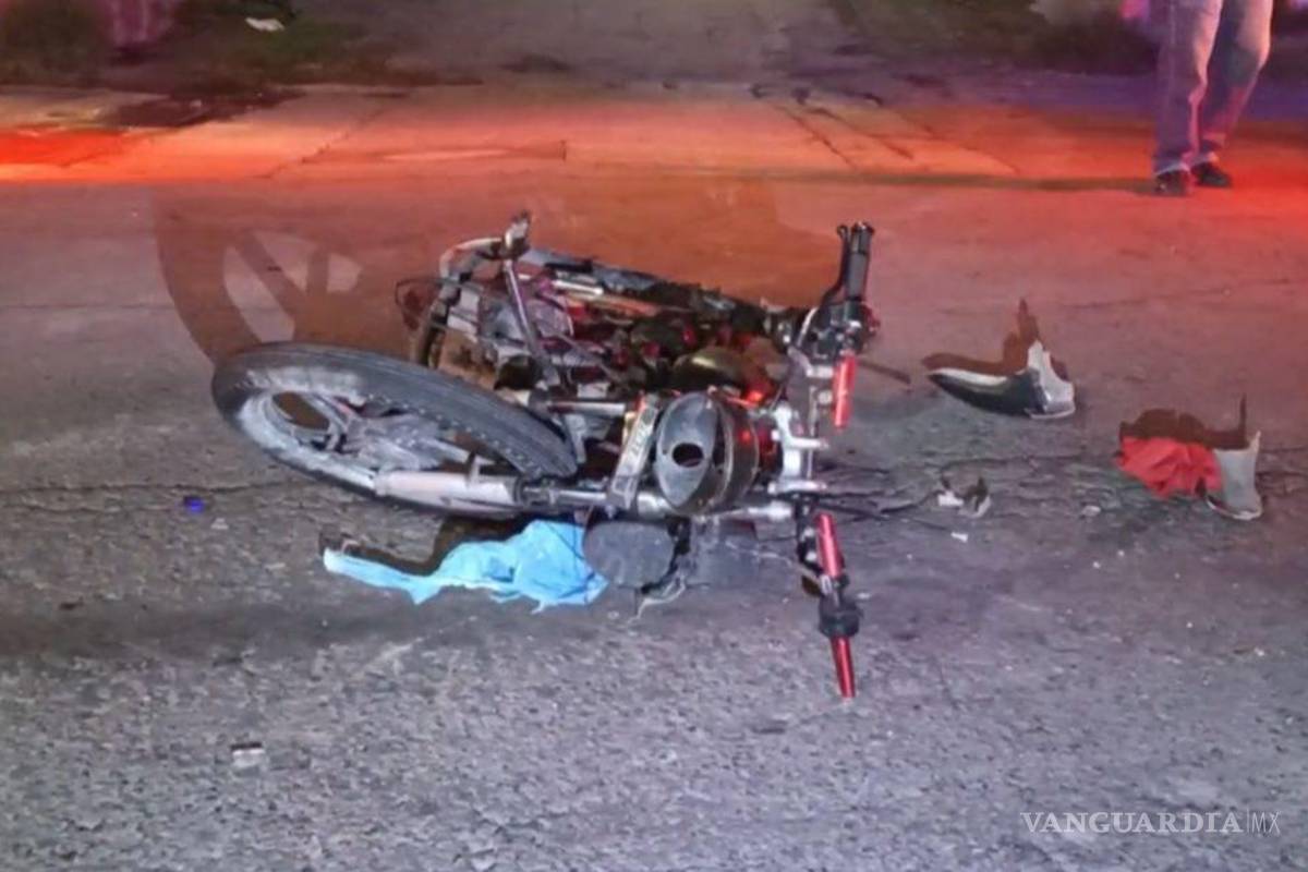 Derriba a motociclista tras presuntamente invadir carril en Saltillo; lo deja lesionado