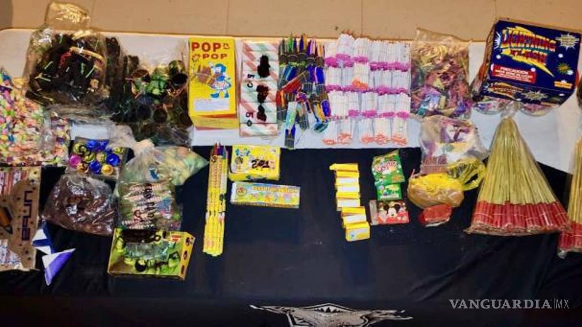 $!En un operativo ejecutado en la colonia Colinas de Santa Engracia se logró el decomiso de 19 kilos de pirotecnia.