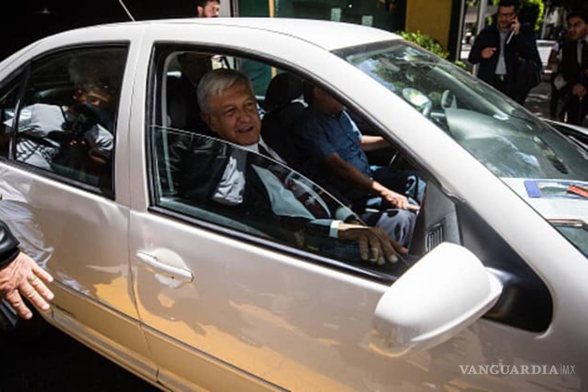 De 2 mil a 8 mil pesos gasta AMLO al mes en gasolina por sus giras en México