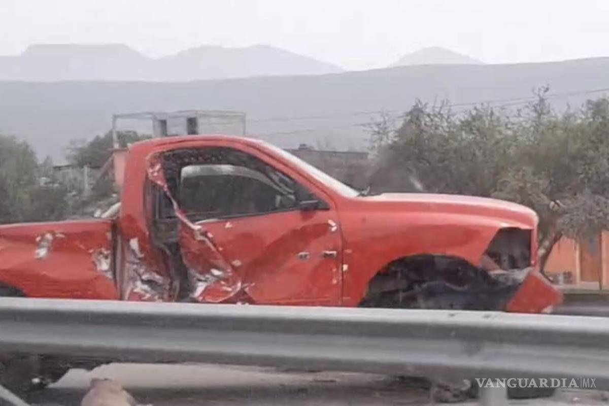 Joven choca en la carretera a Torreón; acompañante sale ‘disparado’ y termina grave