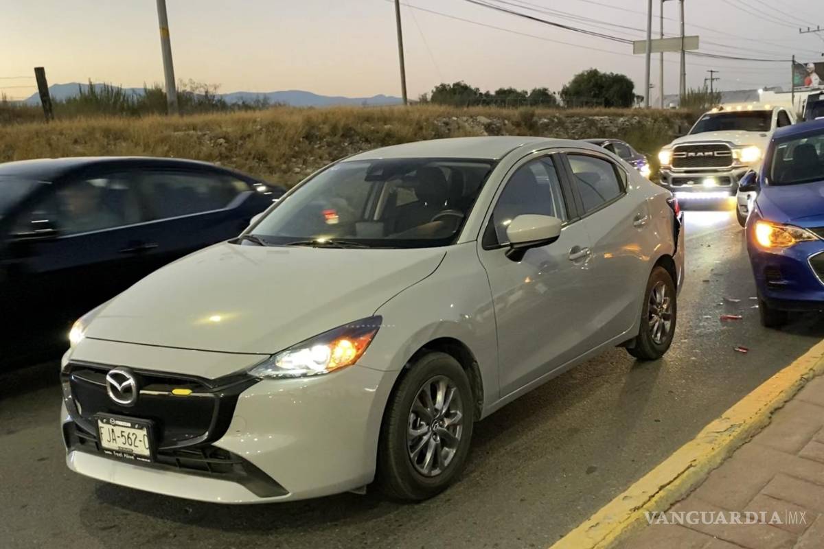 Choque múltiple en la Saltillo-Monterrey deja daños materiales y genera caos vial