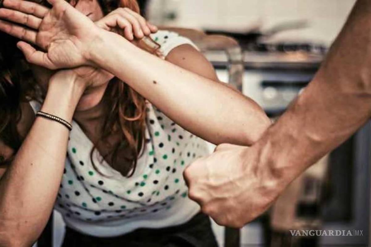 Celos lo traicionan y golpea a su mujer