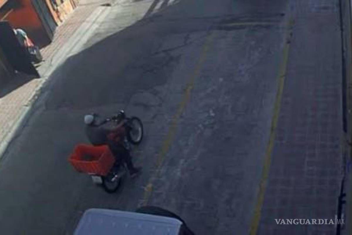 Oootra vez cámara de seguridad capta robo en la Zona Centro de Saltillo