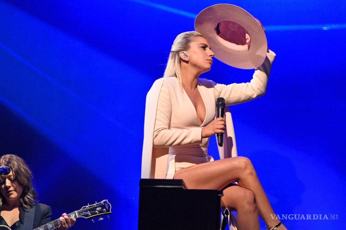 Lady Gaga suspende gira europea de “Joanne” por enfermedad