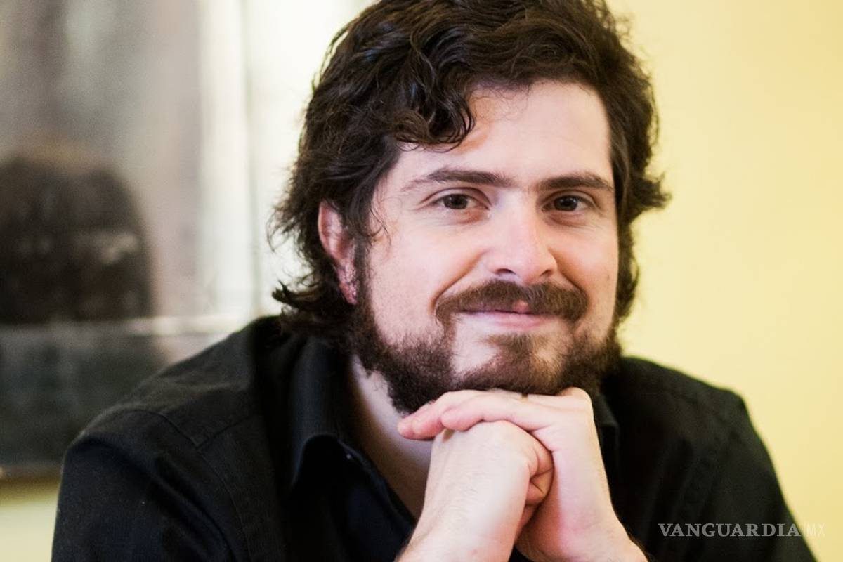 Andrés Montero gana Premio Elena Poniatowska