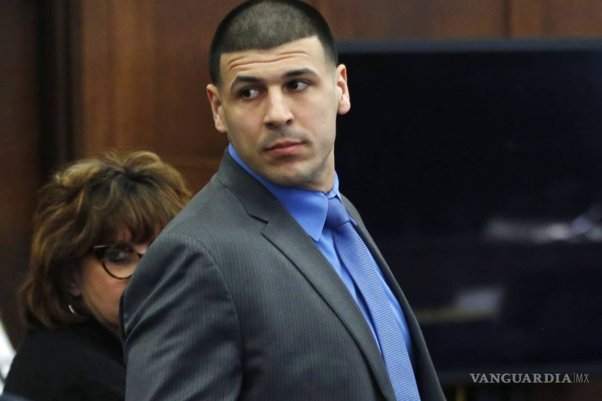 $!Aaron Hernández exjugador de la NFL le torturaba 'secreto' gay (video)