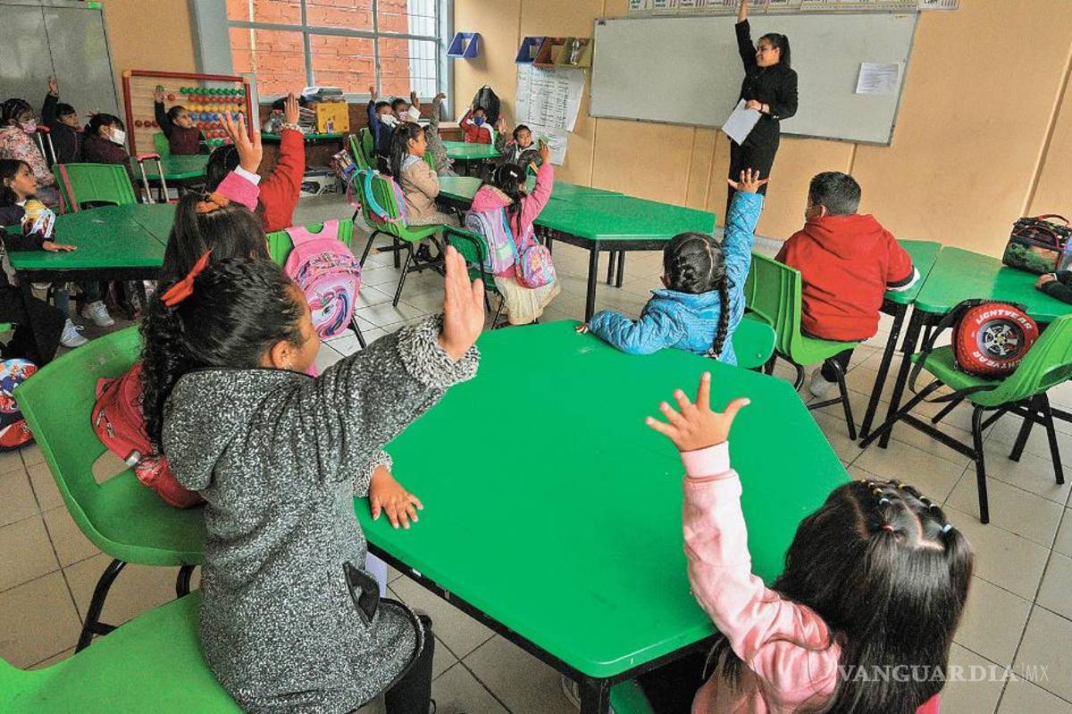 Más de un millón de estudiantes abandonan la educación básica