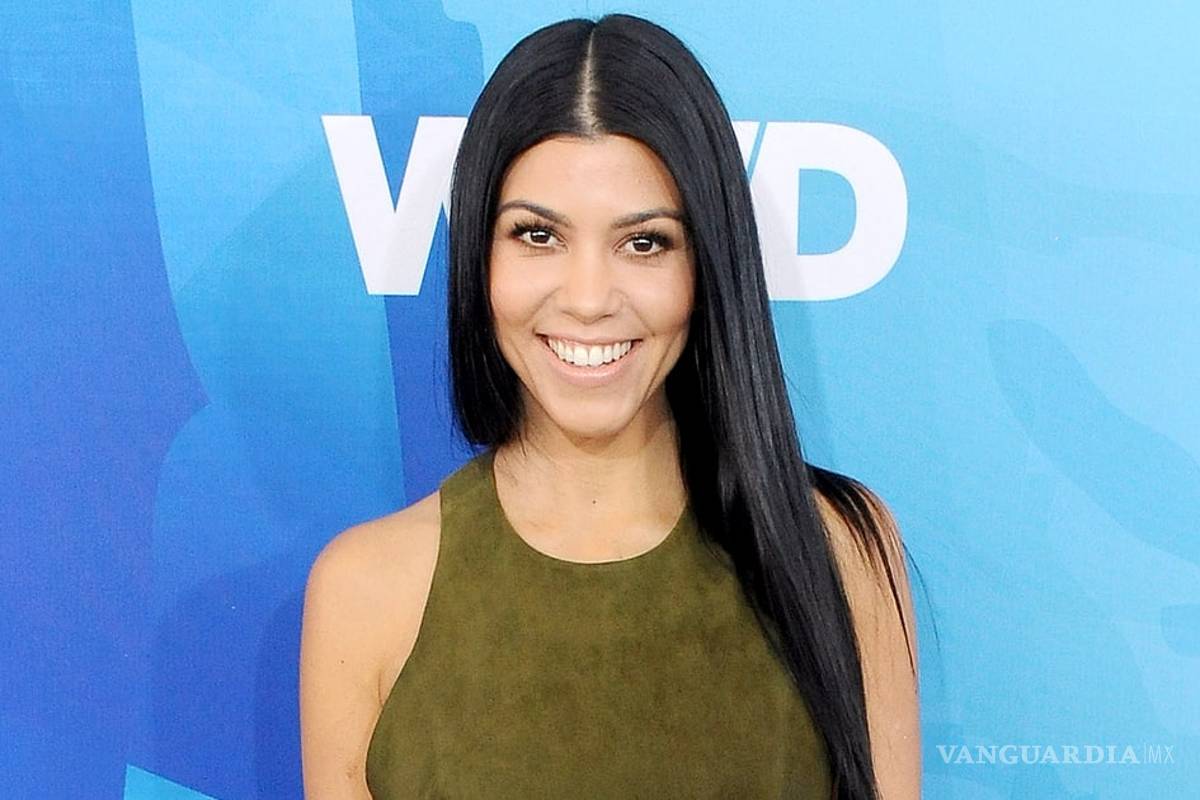 Kourtney Kardashian se muestra al desnudo