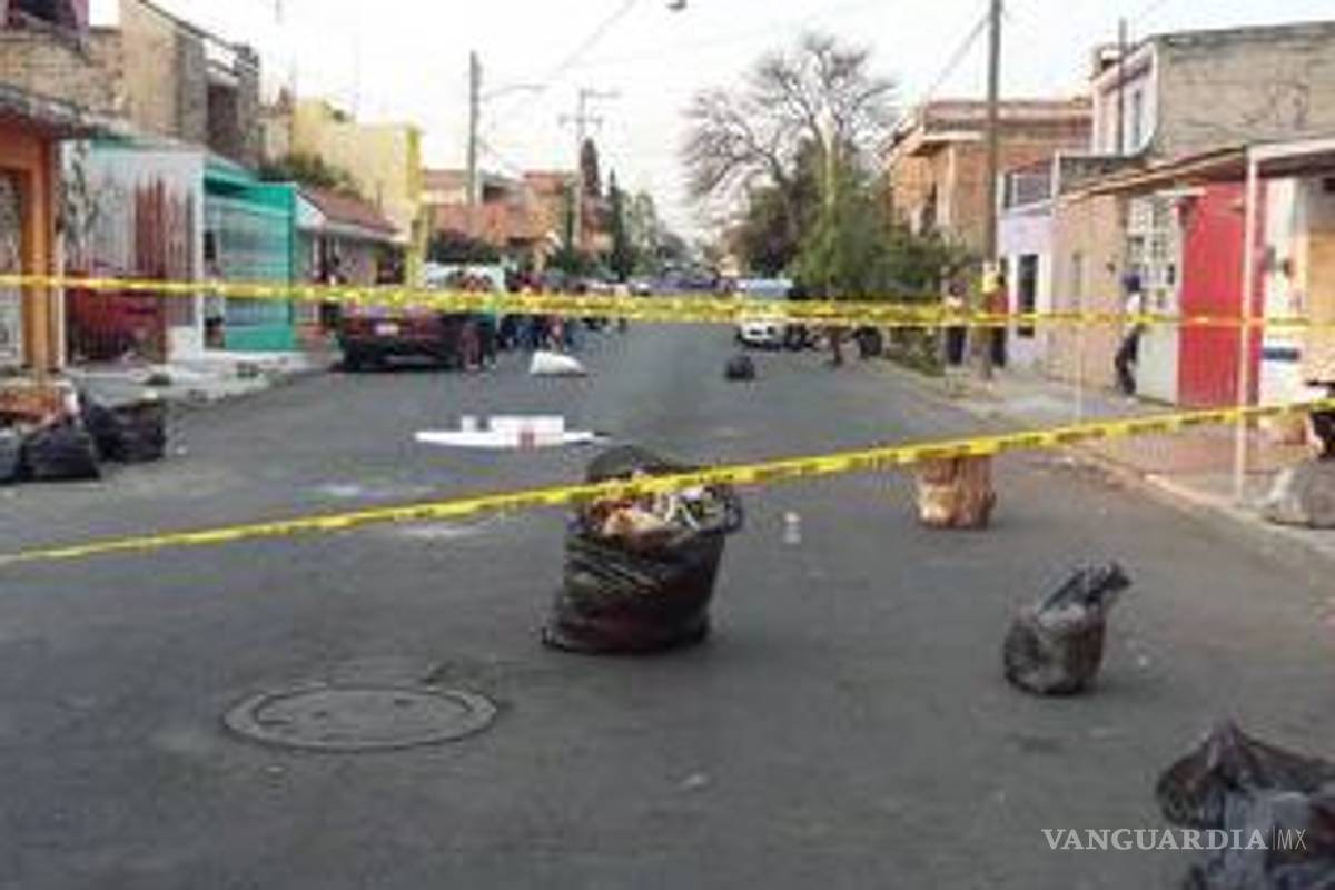 $!Mujer fue asesinada de un balazo cuando llevaba a su hija a la escuela, en Jalisco