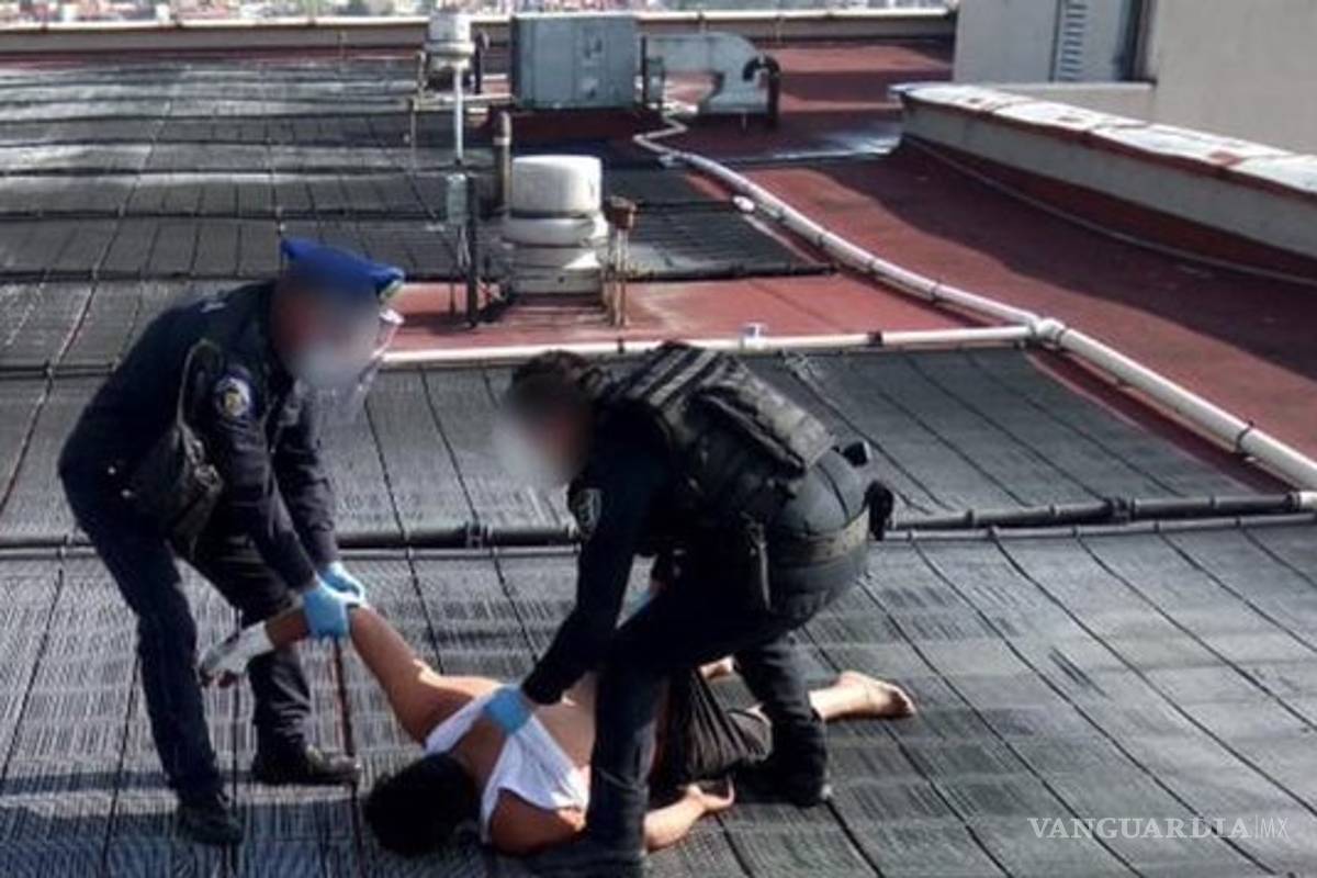 Quiso suicidarse por dar positivo en COVID-19, policías lo evitan